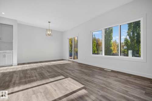 5 5122 213A Street, Edmonton, AB - Indoor