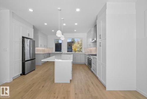 14502 103 Avenue, Edmonton, AB - Indoor Photo Showing Kitchen With Upgraded Kitchen