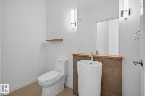 14502 103 Avenue, Edmonton, AB - Indoor Photo Showing Bathroom