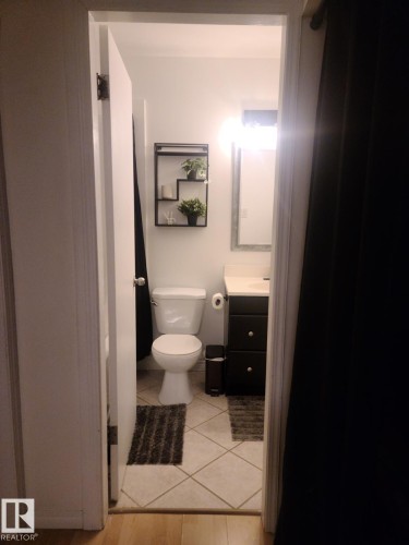 402 3835 107 Street, Edmonton, AB - Indoor Photo Showing Bathroom