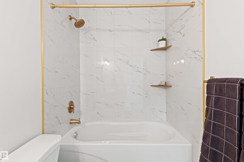2935 109 Street, Edmonton, AB - Indoor Photo Showing Bathroom