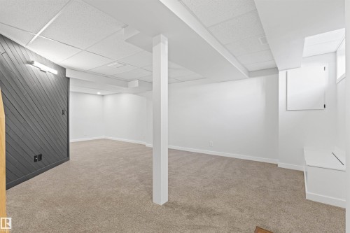 2935 109 Street, Edmonton, AB - Indoor