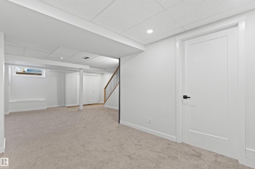 2935 109 Street, Edmonton, AB - Indoor