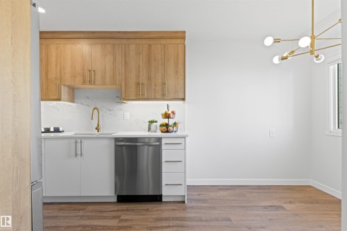 2935 109 Street, Edmonton, AB - Indoor Photo Showing Kitchen