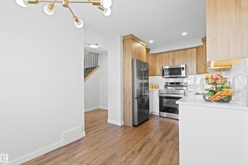 2935 109 Street, Edmonton, AB - Indoor Photo Showing Kitchen