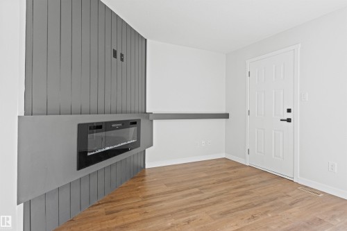 2935 109 Street, Edmonton, AB - Indoor Photo Showing Other Room