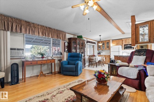 89 3400 48 Street, Stony Plain, AB - Indoor Photo Showing Living Room