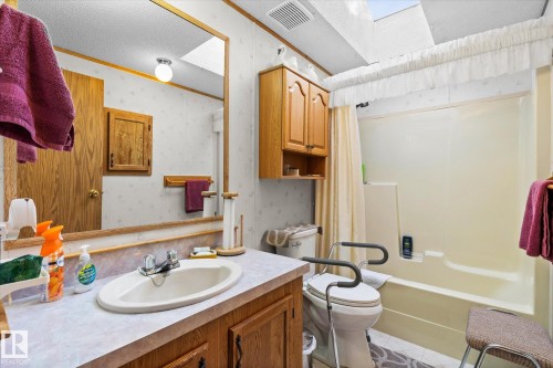 89 3400 48 Street, Stony Plain, AB - Indoor Photo Showing Bathroom