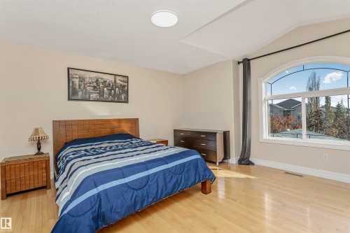 1518 Haswell Close, Edmonton, AB - Indoor Photo Showing Bedroom