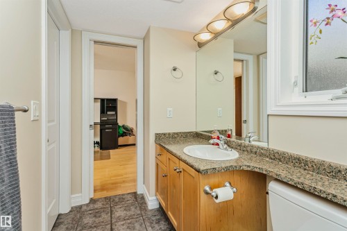 1518 Haswell Close, Edmonton, AB - Indoor Photo Showing Bathroom
