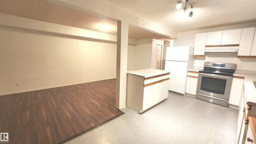 10331 153 Street, Edmonton, AB - Indoor Photo Showing Kitchen