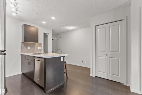 206 5521 7 Avenue, Edmonton, AB - Indoor Photo Showing Kitchen