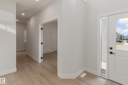 15012 15 Street, Edmonton, AB - Indoor Photo Showing Other Room