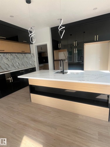 15012 15 Street, Edmonton, AB - Indoor Photo Showing Other Room