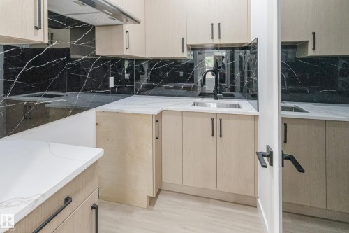 15012 15 Street, Edmonton, AB - Indoor