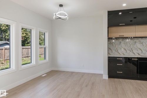 15012 15 Street, Edmonton, AB - Indoor Photo Showing Other Room