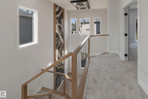 15012 15 Street, Edmonton, AB - Indoor Photo Showing Other Room