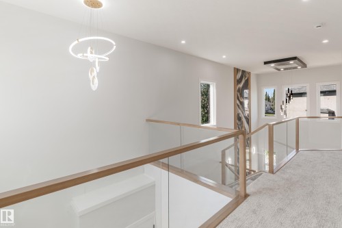 15012 15 Street, Edmonton, AB - Indoor Photo Showing Other Room