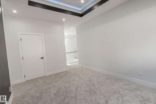 15012 15 Street, Edmonton, AB - Indoor Photo Showing Other Room