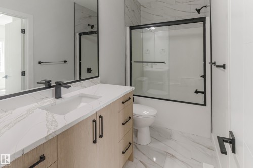 15012 15 Street, Edmonton, AB - Indoor Photo Showing Bathroom