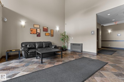 302 2503 Hanna Crescent, Edmonton, AB - Indoor Photo Showing Other Room
