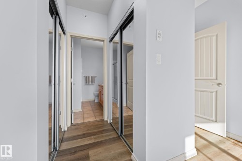 302 2503 Hanna Crescent, Edmonton, AB - Indoor Photo Showing Other Room