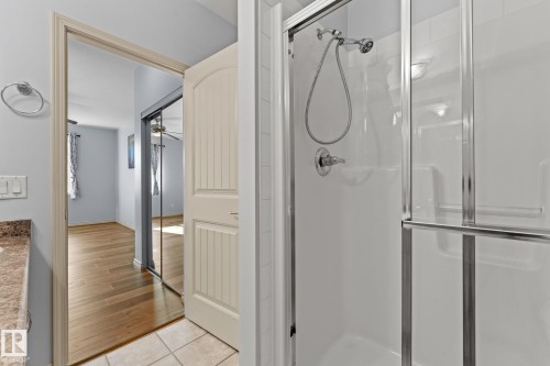 302 2503 Hanna Crescent, Edmonton, AB - Indoor Photo Showing Bathroom