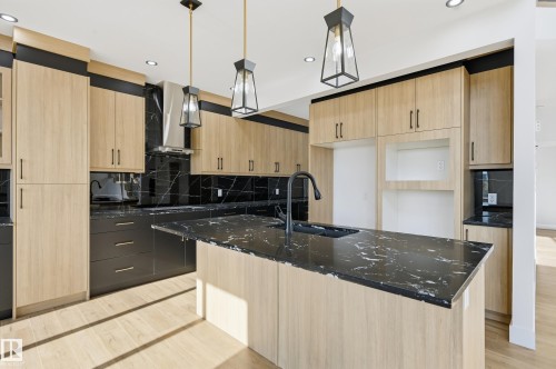 95 Edgefield Way, St. Albert, AB - Indoor Photo Showing Kitchen