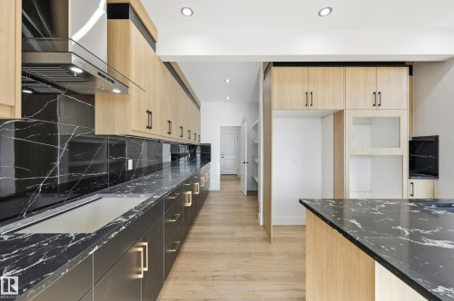 95 Edgefield Way, St. Albert, AB - Indoor Photo Showing Kitchen