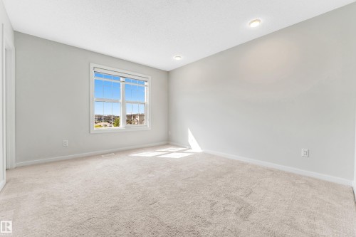 2095 Maple Road, Edmonton, AB - Indoor Photo Showing Other Room