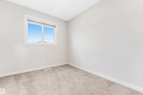 2095 Maple Road, Edmonton, AB - Indoor Photo Showing Other Room
