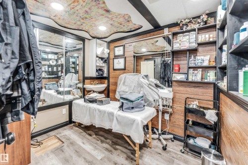 1921 119A Street, Edmonton, AB - Indoor