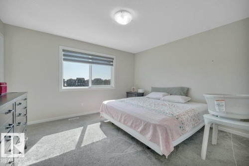 2320 Chokecherry Close, Edmonton, AB - Indoor Photo Showing Bedroom