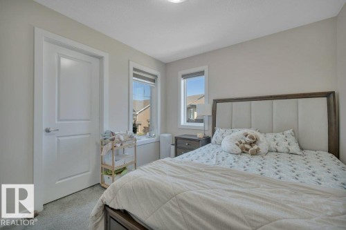 2320 Chokecherry Close, Edmonton, AB - Indoor Photo Showing Bedroom