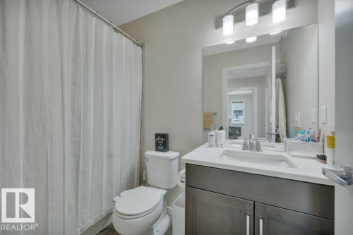 2320 Chokecherry Close, Edmonton, AB - Indoor Photo Showing Bathroom