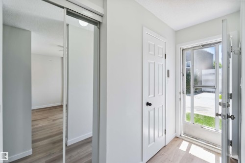 1096 Millbourne Road E, Edmonton, AB - Indoor Photo Showing Other Room