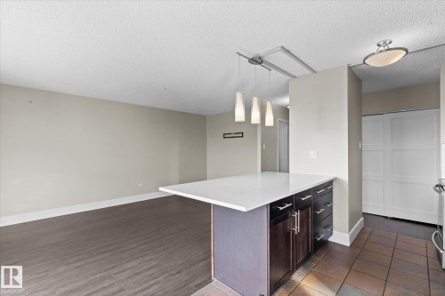 1203 10150 117 Street, Edmonton, AB - Indoor