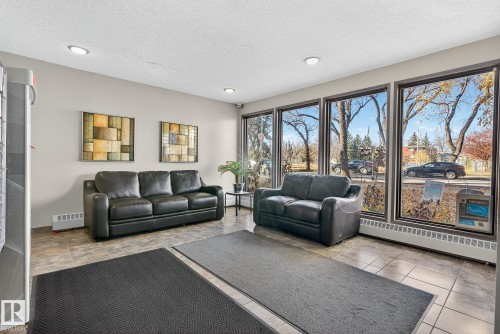 405 11019 107 Street, Edmonton, AB - Indoor Photo Showing Living Room
