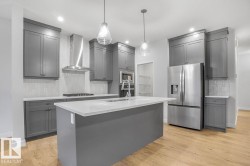 3542 ERLANGER Link  Edmonton, AB T6M 1J5