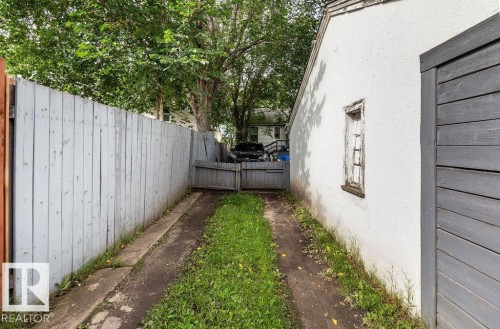 11551 68 Street, Edmonton, AB - Outdoor