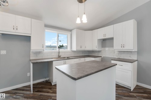 5039 49 Street, Gibbons, AB - Indoor Photo Showing Kitchen