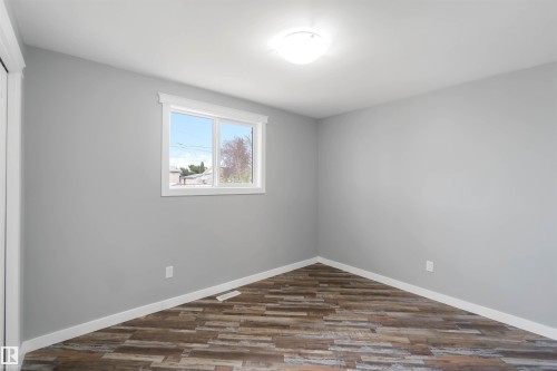 5039 49 Street, Gibbons, AB - Indoor Photo Showing Other Room