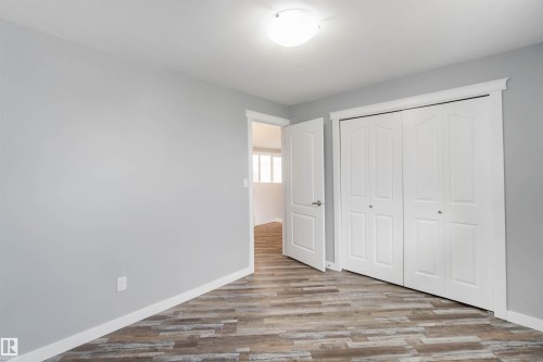 5039 49 Street, Gibbons, AB - Indoor Photo Showing Other Room