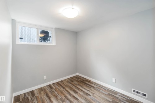 5039 49 Street, Gibbons, AB - Indoor Photo Showing Other Room
