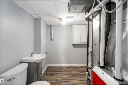 5039 49 Street, Gibbons, AB - Indoor Photo Showing Bathroom