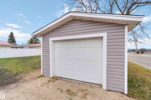 5039 49 Street, Gibbons, AB - Outdoor With Exterior