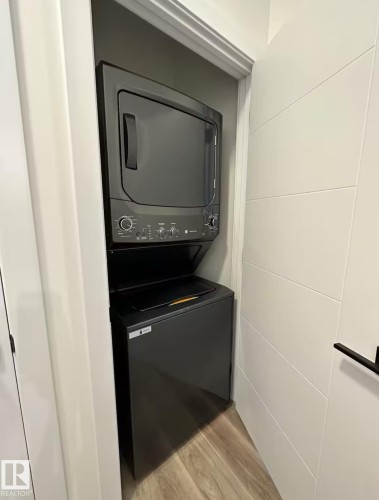 11315 95A Street, Edmonton, AB - Indoor Photo Showing Laundry Room