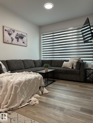 11315 95A Street, Edmonton, AB - Indoor