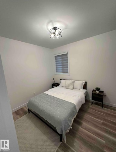 11315 95A Street, Edmonton, AB - Indoor Photo Showing Bedroom