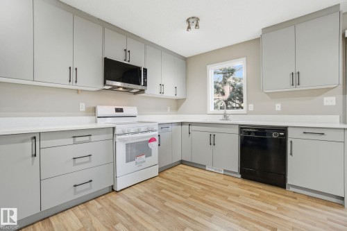 41 2503 24 Street, Edmonton, AB - Indoor Photo Showing Kitchen